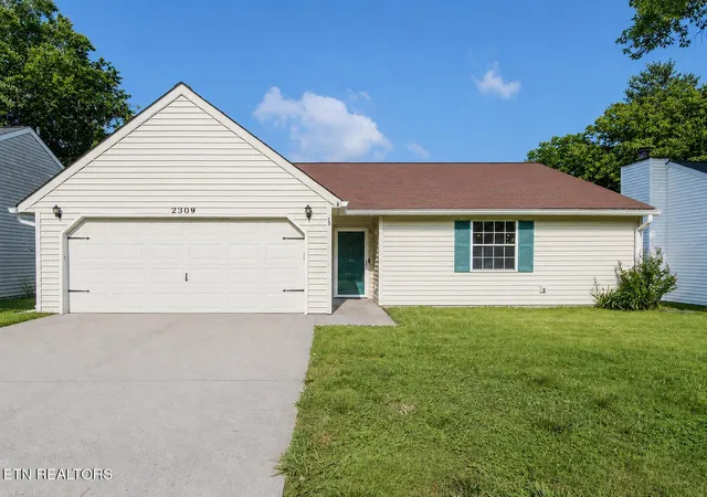 Homes for sale in Knoxville, TN | 2309 Tori Rd, Knoxville, TN 37923 | MLS# 1344325