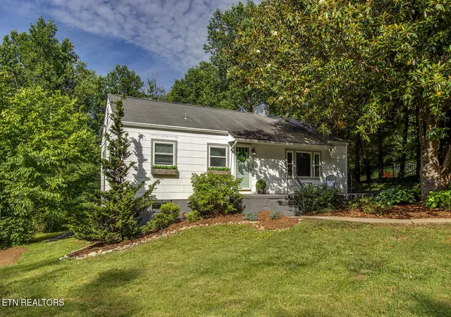1st image of 3929 Forest Glen Dr, Knoxville, TN 37919 | MLS# 1344047