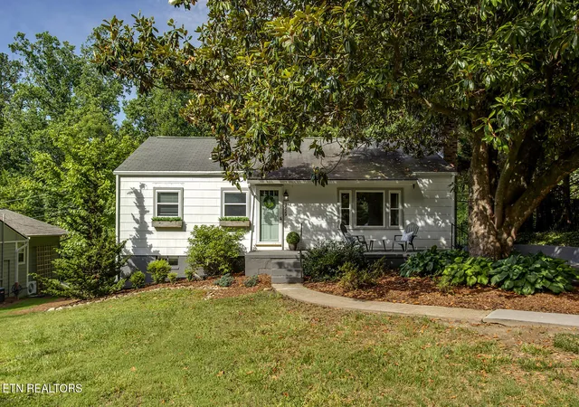 2nd image of 3929 Forest Glen Dr, Knoxville, TN 37919 | MLS# 1344047