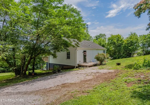 Homes for sale in Knoxville, TN | 2417 Fillmore Ave, Knoxville, TN 37921 | MLS# 1344051
