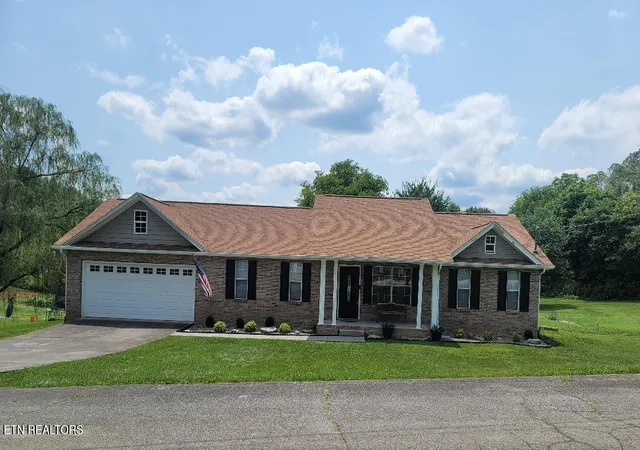 Homes for sale in Strawberry Plains, TN | 405 Ridgedale Dr, Strawberry Plains, TN 37871 | MLS# 1344074