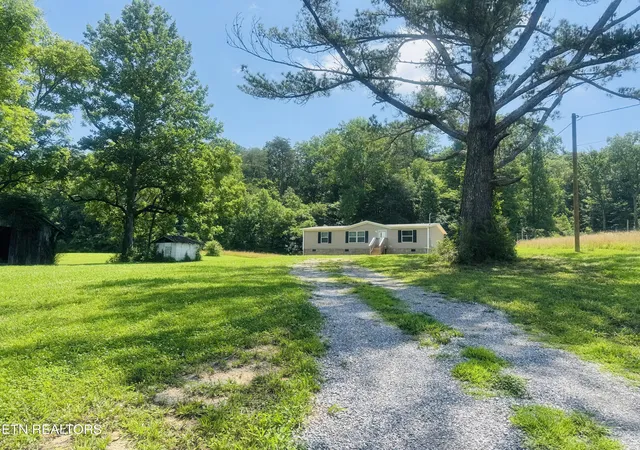 Homes for sale in Clinton, TN | 1183 Old Lake City Hwy, Clinton, TN 37716 | MLS# 1344144