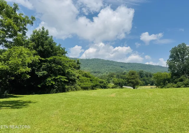 Homes for sale in Clinton, TN | 1183 Old Lake City Hwy, Clinton, TN 37716 | MLS# 1344144