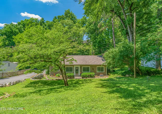 Homes for sale in Knoxville, TN | 509 Highland Hills Rd, Knoxville, TN 37919 | MLS# 1344113