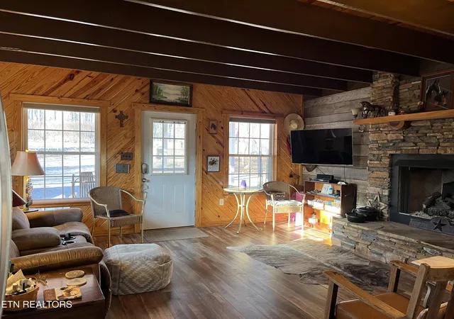 Homes for sale in Jamestown, TN | 152 Ridge Point Rd, Jamestown, TN 38556 | MLS# 1346963