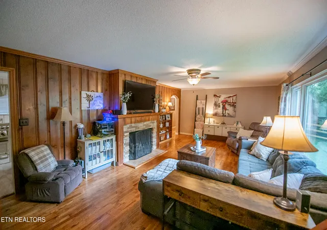 Photo 3 of Single family home for sale at 819 Keith Ln, Athens, TN 37303 | MLS# 1344279 | Listing updated on 2026-09-23