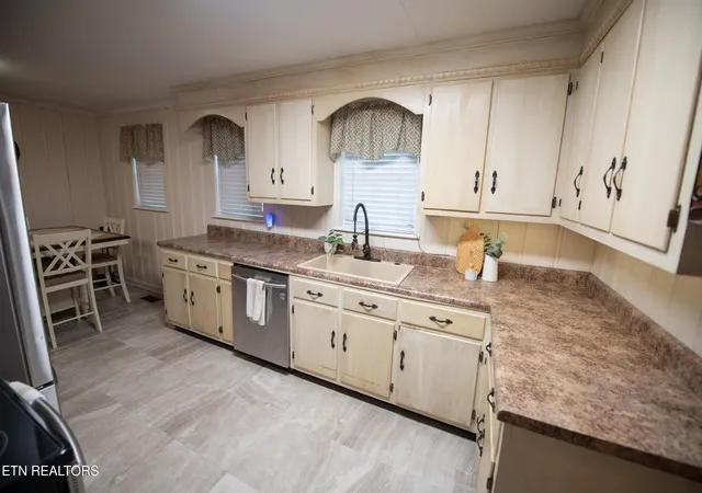 Photo 3 of Single family home for sale at 819 Keith Ln, Athens, TN 37303 | MLS# 1344279 | Listing updated on 2026-09-23