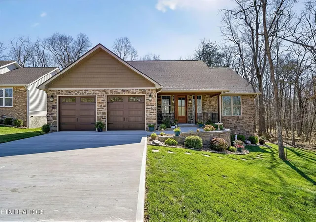 Photo 1 of Single family home for sale at 382 Saint George Dr, Crossville, TN 38558 | MLS# 1344130 | Listing updated on 2026-08-25