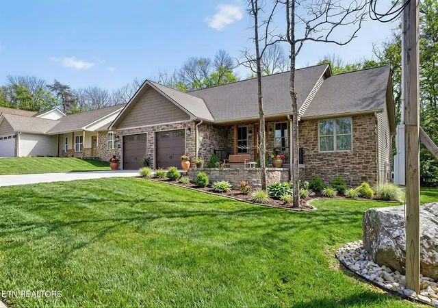 Photo 2 of Single family home for sale at 382 Saint George Dr, Crossville, TN 38558 | MLS# 1344130 | Listing updated on 2026-08-25