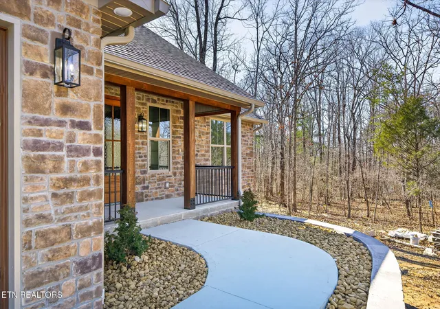 Photo 3 of Single family home for sale at 382 Saint George Dr, Crossville, TN 38558 | MLS# 1344130 | Listing updated on 2026-08-25