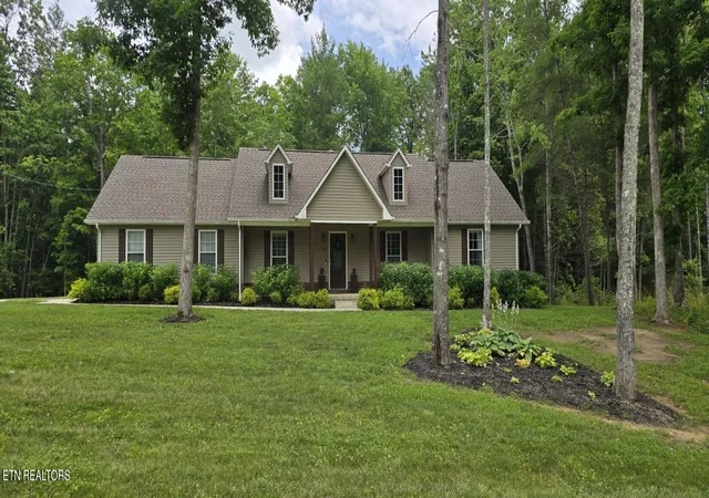 Homes for sale in Oneida, TN | 1149 Toomey Falls Rd, Oneida, TN 37841 | MLS# 1344798