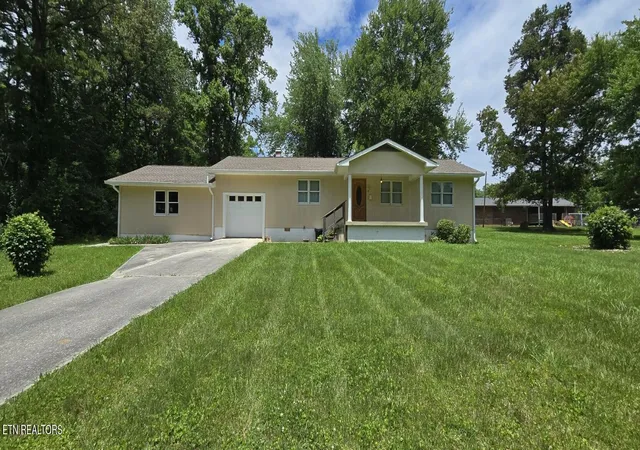Homes for sale in Oneida, TN | 196 Shady Ln, Oneida, TN 37841 | MLS# 1344800
