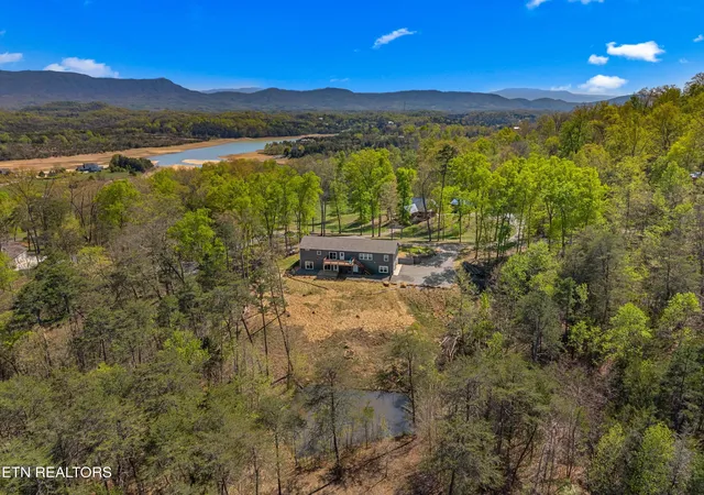 3rd image of 126 Deer Run Wy, Dandridge, TN 37725 | MLS# 1344162