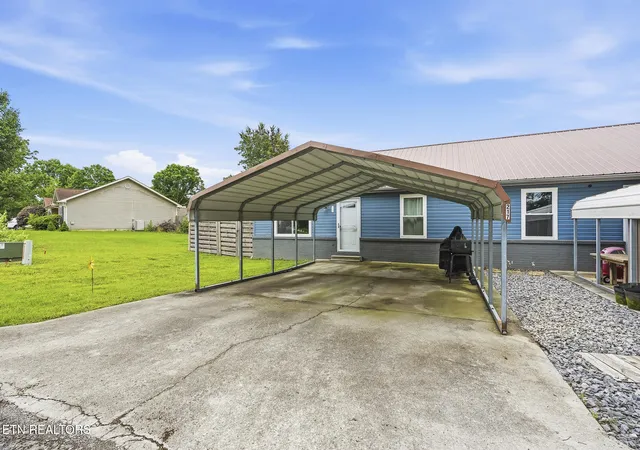 Homes for sale in Seymour, TN | 215 217 Carr Rd, Seymour, TN 37865 | MLS# 1344164