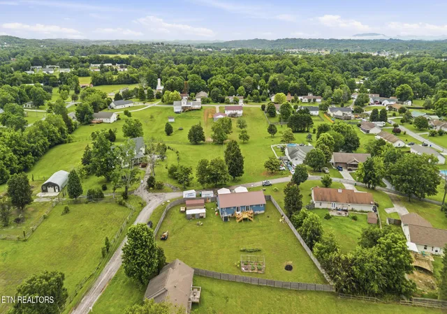 Homes for sale in Seymour, TN | 215 217 Carr Rd, Seymour, TN 37865 | MLS# 1344164