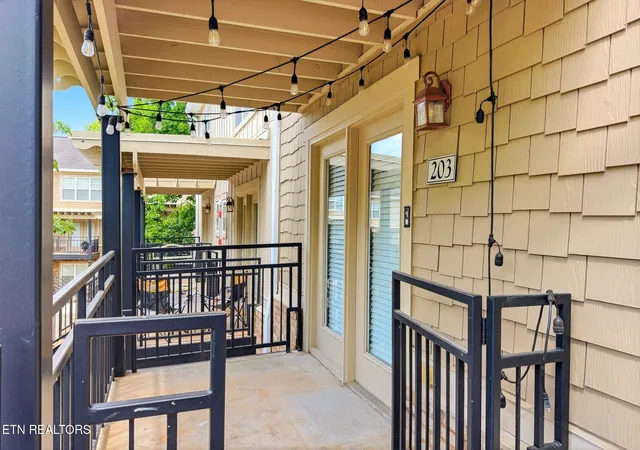Homes for sale in Knoxville, TN | 3825 Cherokee Woods Blg 1, Unit 203 Wy, Knoxville, TN 37920 | MLS# 1344699