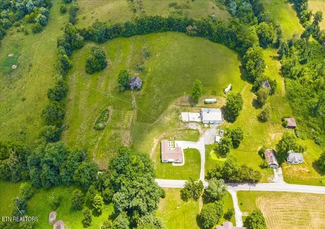 Photo 3 of Sale Pending at 211 Pump Holw Rd, Speedwell, TN 37870 | MLS# 1344573 | Listing updated on 2026-08-22