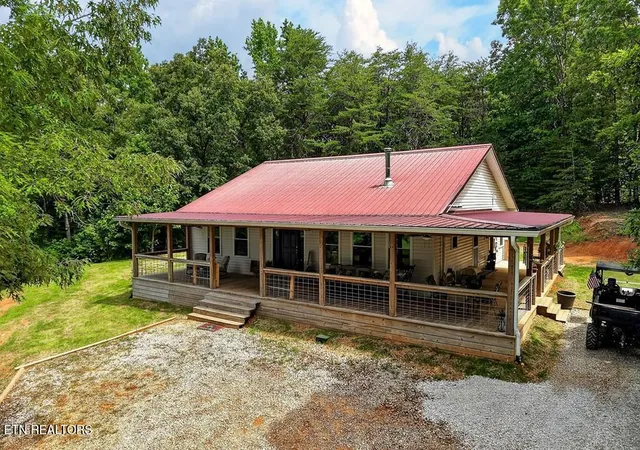 Homes for sale in Walling, TN | 211 Arizona Ln, Walling, TN 38587 | MLS# 1344176