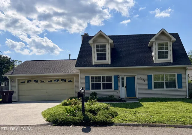 Photo 3 of Single family home for sale at 2337 Scanlon Ct, Powell, TN 37849 | MLS# 1344223 | Listing updated on 2026-09-11