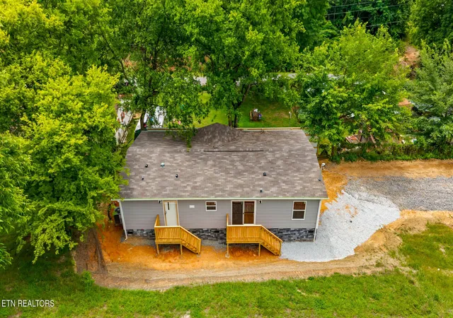 3rd image of 591 Freeman Ave, Newport, TN 37821 | MLS# 1344163