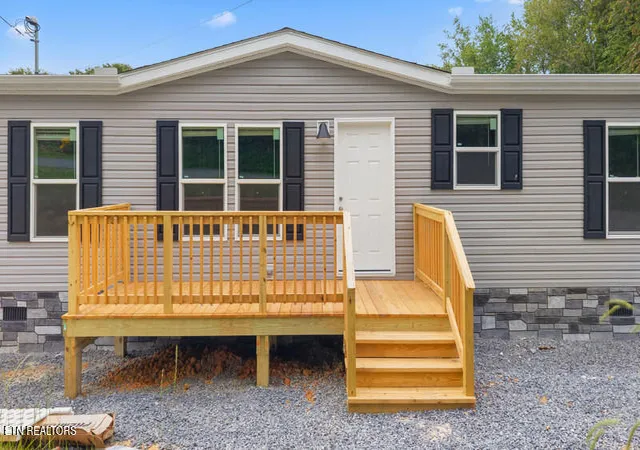 Photo 3 of Sale Pending at 580 Woodlawn Ave, Newport, TN 37821 | MLS# 1344167 | Listing updated on 2026-09-18