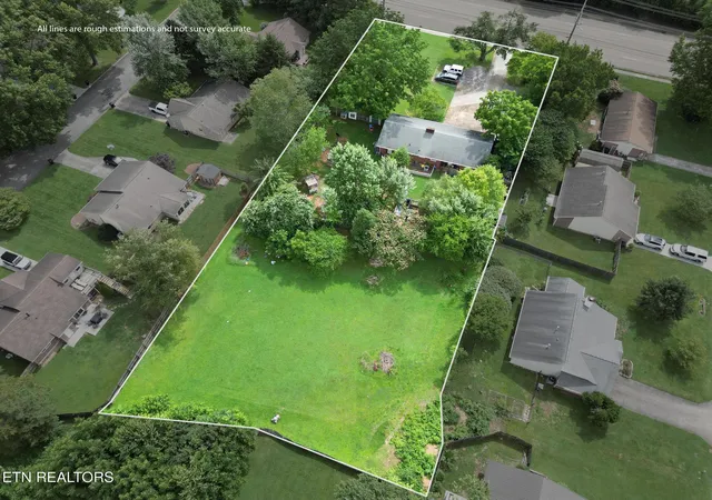 Photo 2 of Sale Pending at 1415 Ebenezer Rd, Knoxville, TN 37922 | MLS# 1344266 | Listing updated on 2026-08-30