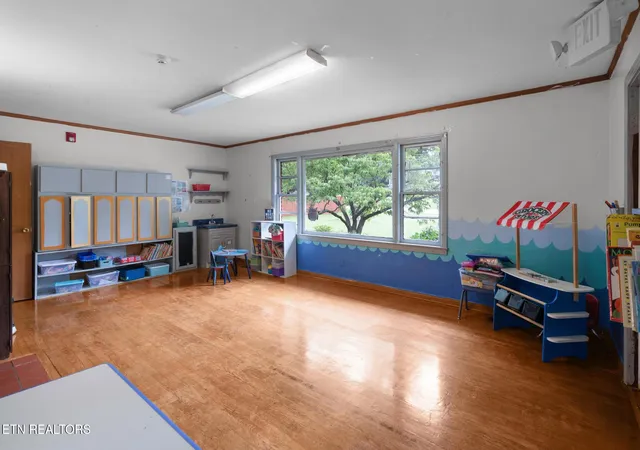 Photo 4 of Sale Pending at 1415 Ebenezer Rd, Knoxville, TN 37922 | MLS# 1344266 | Listing updated on 2026-08-30