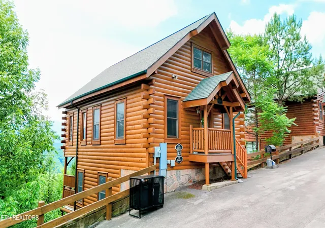 Photo 2 of Sale Pending at 2971 Legacy Vista Dr, Sevierville, TN 37876 | MLS# 1344200 | Listing updated on 2026-10-07