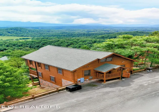 Photo 3 of Sale Pending at 2971 Legacy Vista Dr, Sevierville, TN 37876 | MLS# 1344200 | Listing updated on 2026-10-07