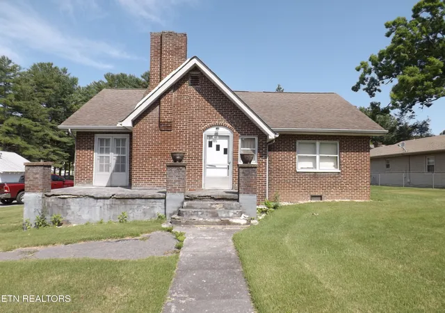 Homes for sale in Tazewell, TN | 1604 Old Knoxville Rd, Tazewell, TN 37879 | MLS# 1344247