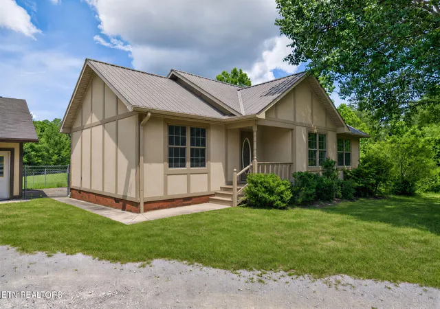Homes for sale in Jamestown, TN | 230 Amanda Dr, Jamestown, TN 38556 | MLS# 1344221