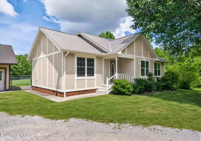 Homes for sale in Jamestown, TN | 230 Amanda Dr, Jamestown, TN 38556 | MLS# 1344221