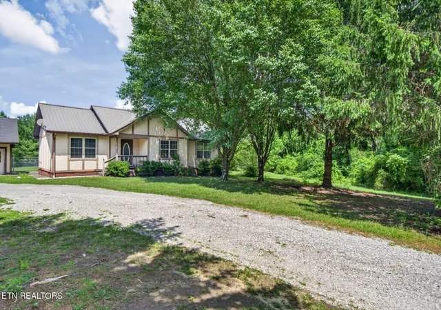 Homes for sale in Jamestown, TN | 230 Amanda Dr, Jamestown, TN 38556 | MLS# 1344221