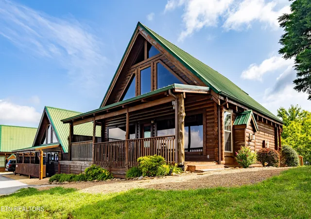 Photo 4 of Sale Pending at 3661 Buckeye Knob Way, Sevierville, TN 37862 | MLS# 1344678 | Listing updated on 2026-09-15