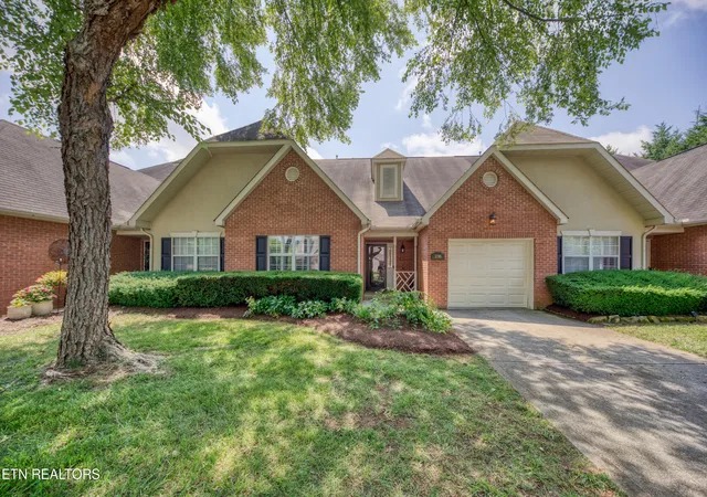 Photo 2 of Sale Pending at 5708 Boones Crk Ln, Knoxville, TN 37912 | MLS# 1344361 | Listing updated on 2026-07-04