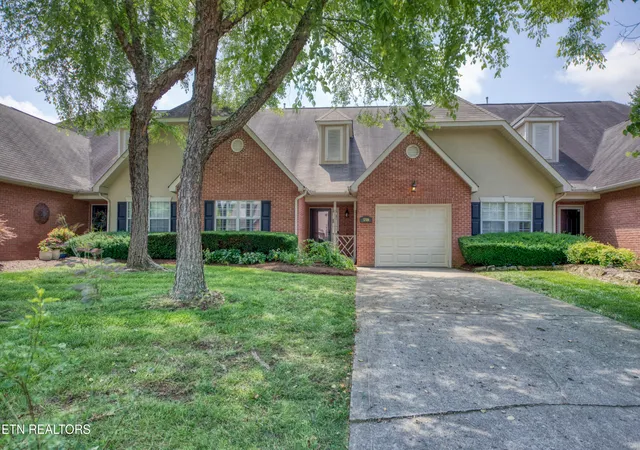 Photo 3 of Sale Pending at 5708 Boones Crk Ln, Knoxville, TN 37912 | MLS# 1344361 | Listing updated on 2026-07-04