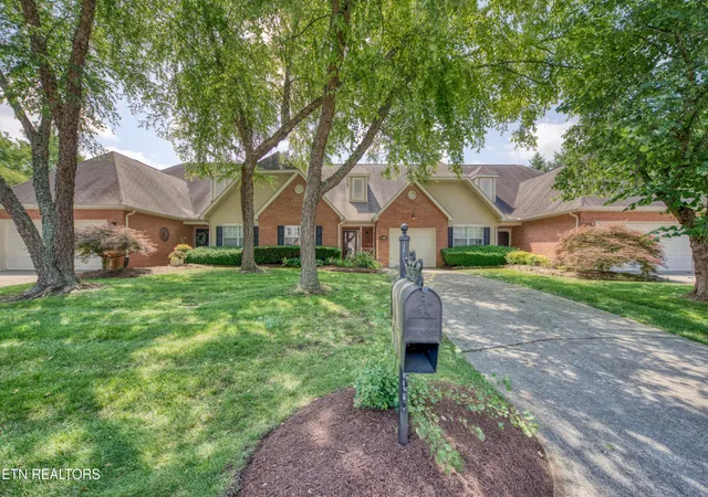 Photo 3 of Sale Pending at 5708 Boones Crk Ln, Knoxville, TN 37912 | MLS# 1344361 | Listing updated on 2026-07-04