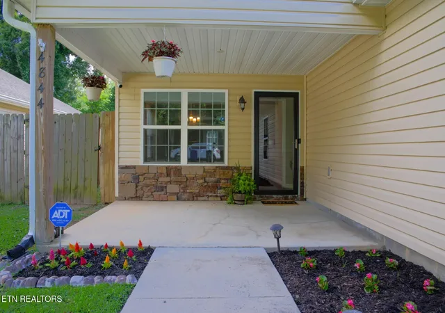 Photo 2 of Single family home for sale at 4844 Pawnee Tr, Chattanooga, TN 37411 | MLS# 1344533 | Listing updated on 2026-09-13