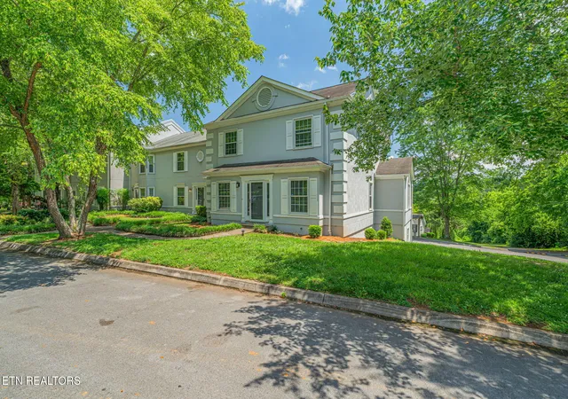 Photo 4 of Sale Pending at 8839 Ashton Ct, Knoxville, TN 37923 | MLS# 1344369 | Listing updated on 2026-09-03