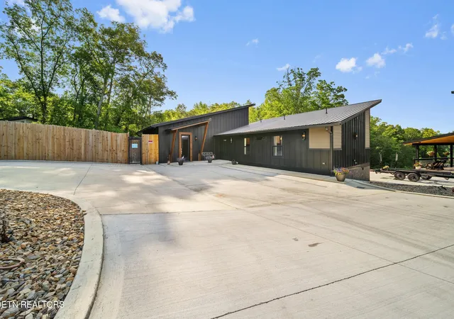 2nd image of 2466/2472 Mcqueen Wy, Sevierville, TN 37876 | MLS# 1344284