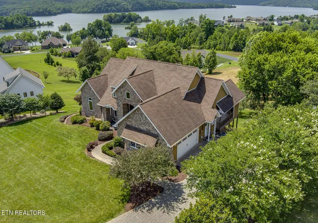 Homes for sale in Rockwood, TN | 216 Majestic View Dr, Rockwood, TN 37854 | MLS# 1344521