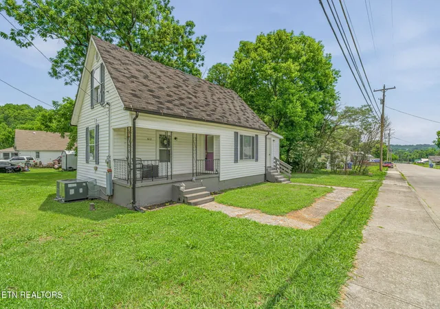 Homes for sale in Rockwood, TN | 612 W Strang St, Rockwood, TN 37854 | MLS# 1344318