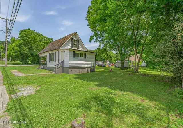Homes for sale in Rockwood, TN | 612 W Strang St, Rockwood, TN 37854 | MLS# 1344318