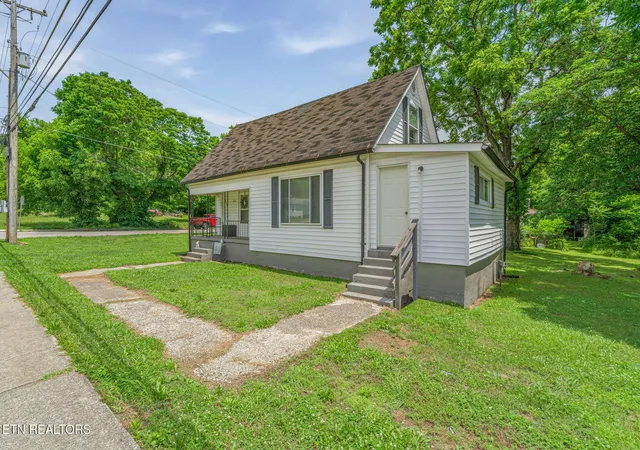 Homes for sale in Rockwood, TN | 612 W Strang St, Rockwood, TN 37854 | MLS# 1344318
