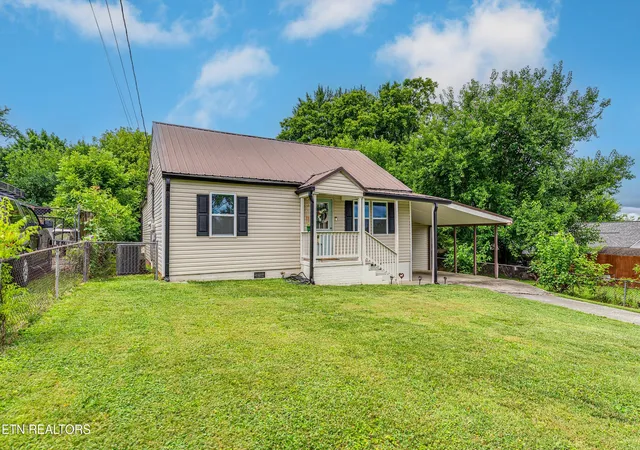 Homes for sale in Knoxville, TN | 4321 High School Rd, Knoxville, TN 37912 | MLS# 1345996