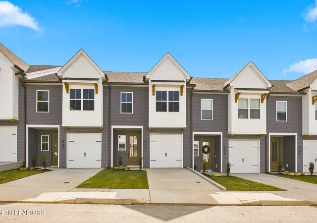 Photo 1 of Single family home for sale at 1626 Lateglow Way, Knoxville, TN 37931 | MLS# 1344342 | Listing updated on 2026-09-12