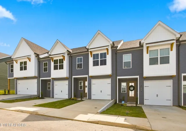 Photo 2 of Single family home for sale at 1626 Lateglow Way, Knoxville, TN 37931 | MLS# 1344342 | Listing updated on 2026-09-12