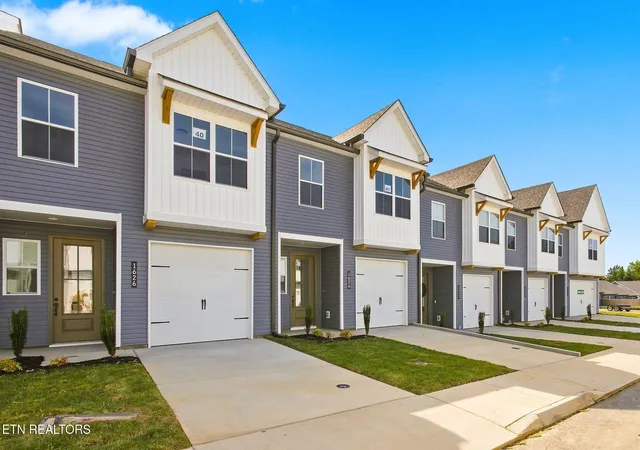 Photo 3 of Single family home for sale at 1626 Lateglow Way, Knoxville, TN 37931 | MLS# 1344342 | Listing updated on 2026-09-12