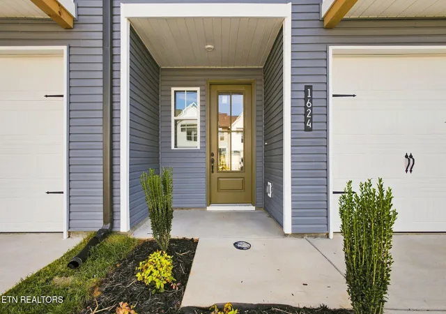 Photo 3 of Single family home for sale at 1626 Lateglow Way, Knoxville, TN 37931 | MLS# 1344342 | Listing updated on 2026-09-12
