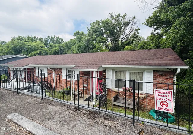 2nd image of 927 Biddle St, Knoxville, TN 37914 | MLS# 1344412